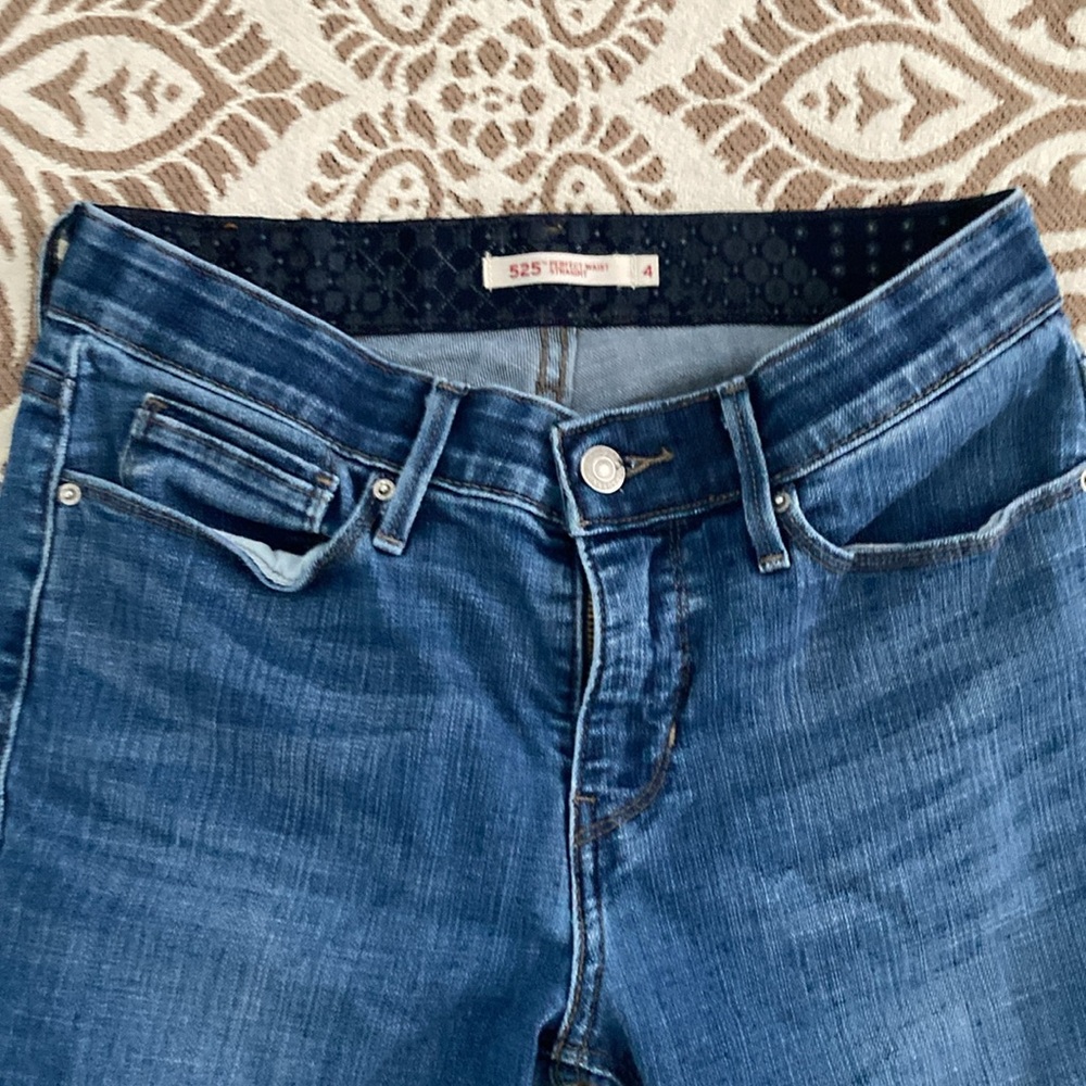 Levi’s 525 Perfect waist straight SZ 4